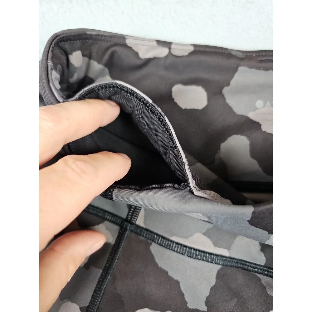 Athleta Lightning Camo 7/8 Tight Athletic Leggings Pockets Size S Green